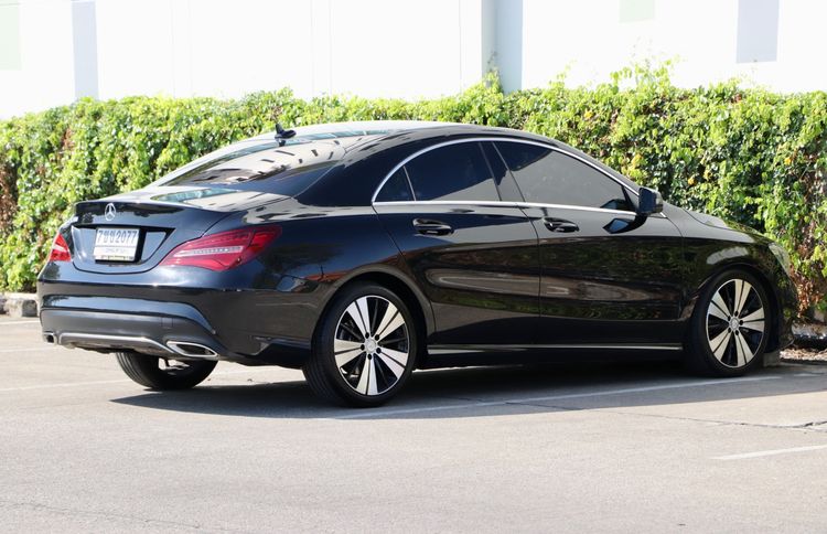 Mercedes-Benz CLA-Class 2017 CLA200 Sedan เบนซิน ไม่ติดแก๊ส เกียร์อัตโนมัติ ดำ รูปที่ 4