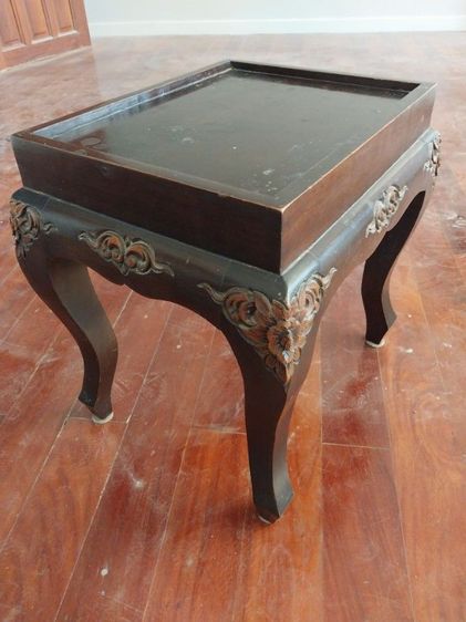 โต๊ะไม้