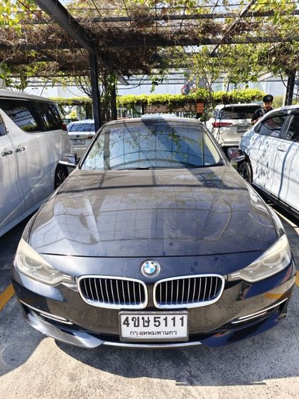 รถ BMW Series 3 320i สี ดำ