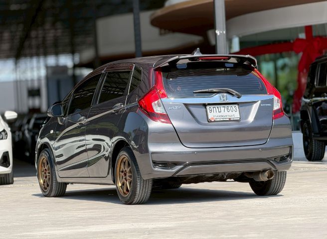 Honda Jazz 2019 1.5 V Plus i-VTEC เบนซิน เกียร์อัตโนมัติ เทา รูปที่ 4