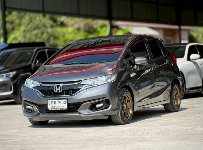 รถ Honda Jazz 1.5 V Plus i-VTEC สี เทา