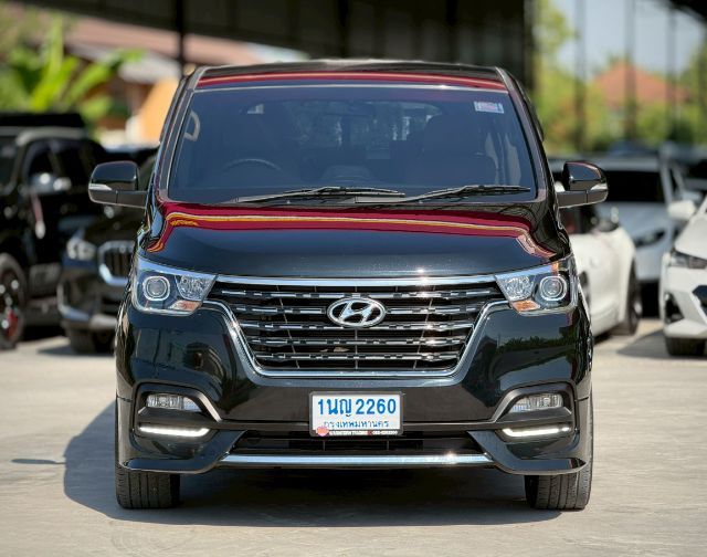 Hyundai H-1  2018 2.5 Elite ดีเซล เกียร์อัตโนมัติ ดำ รูปที่ 4