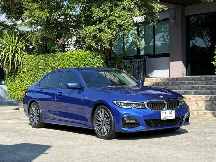 รถ BMW Series 3 320d สี น้ำเงิน