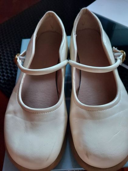 รองเท้า สีขาวครีม รองเท้าแมรี่เจน รอบนิ้วเท้า รองเท้าส้นเตี้ย รองเท้าส้นเตี้ยสตรี  รูปที่ 5