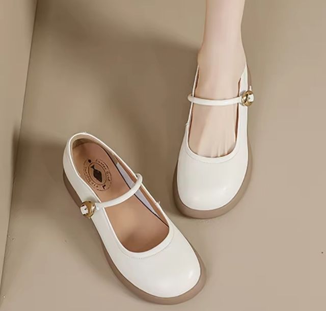 รองเท้า สีขาวครีม รองเท้าแมรี่เจน รอบนิ้วเท้า รองเท้าส้นเตี้ย รองเท้าส้นเตี้ยสตรี 