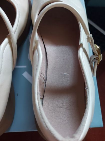 รองเท้า สีขาวครีม รองเท้าแมรี่เจน รอบนิ้วเท้า รองเท้าส้นเตี้ย รองเท้าส้นเตี้ยสตรี  รูปที่ 9