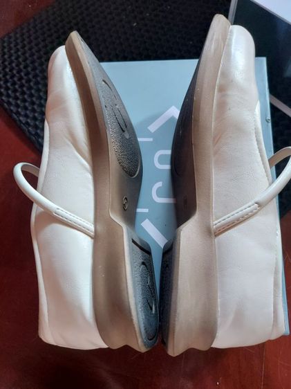 รองเท้า สีขาวครีม รองเท้าแมรี่เจน รอบนิ้วเท้า รองเท้าส้นเตี้ย รองเท้าส้นเตี้ยสตรี  รูปที่ 4