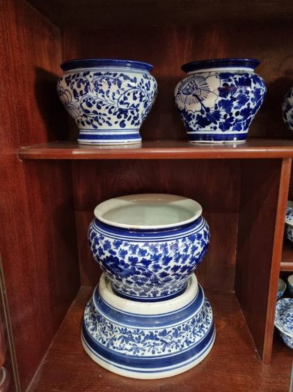 ถ้วยชามเครื่องแก้วของเก่ามีอยู่ด้วยกันทั้งหมด รูปที่ 2