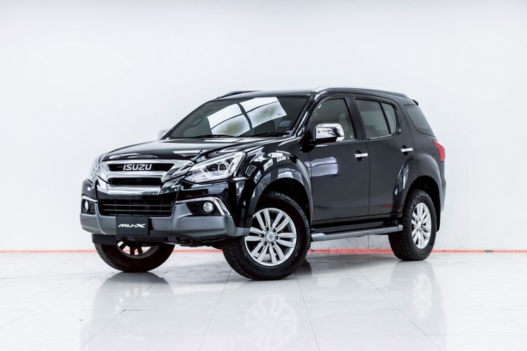 รถ Isuzu MU-X 1.9 สี ดำ