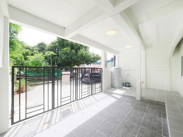 มีบางส่วน ขายทาวน์เฮ้าส์ 2 ชั้น สวีทโฮมปาร์ค บางบัวทอง-ไทรน้อย ขนาด 30.7 ตรว. 4นอน 3น้ำ 1จอดรถ ขาย 1.99ล้าน รูปที่ 2