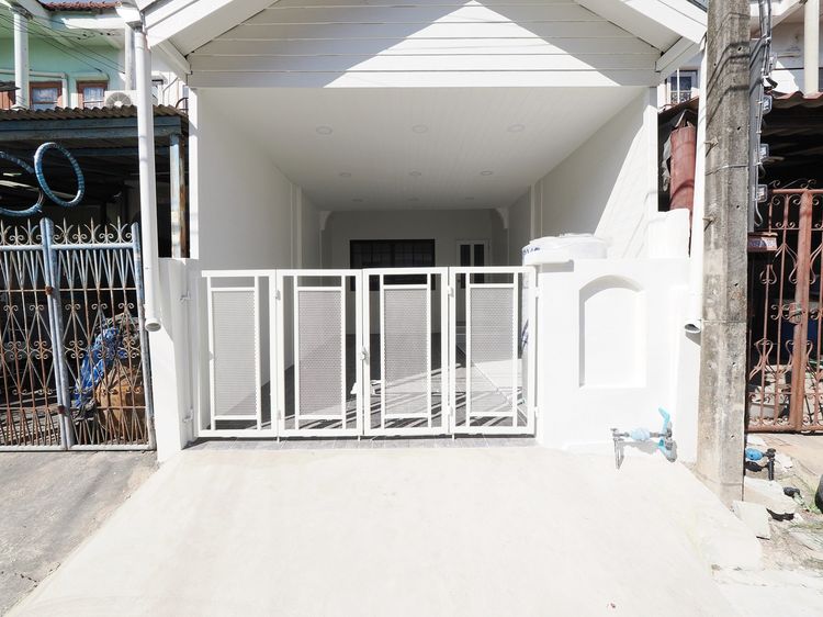 ขายทาวน์เฮ้าส์ 2 ชั้น รินทร์ทอง ลำลูกกา-คลองสอง ขนาด 16 ตรว. 2นอน 2น้ำ 1จอดรถ ขาย 1.48ล้าน รูปที่ 2