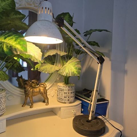 โคมไฟตั้งโต๊ะ งานเก่า สภาพสมบูรณ์ ใช้งานได้ 