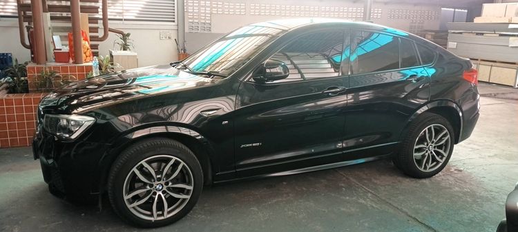 รถ BMW X4 2.0 xDrive20i M Sport 4WD สี ดำ