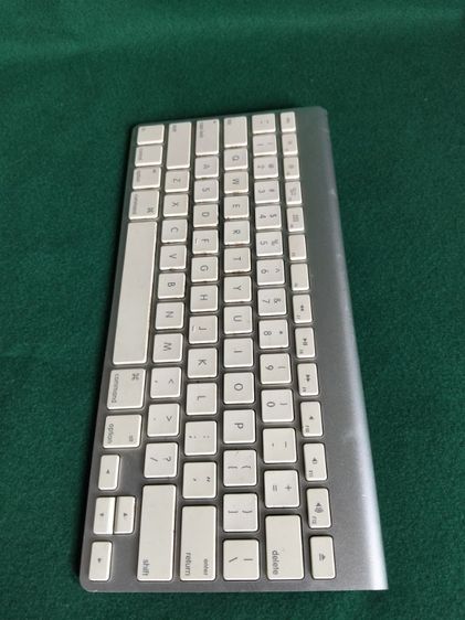 ขอขายคีบอร์ด Apple wireless รุ่น A1314 ใช้ถ่าน AAA สองก้อนตัวแฟ้มพิมพ์เป็นตัวอักษรอังกฤษอยากได้ภาษาไทยซื้อสติกเกอร์มาแปะได้ทำงานทุกปุ่ม รูปที่ 2