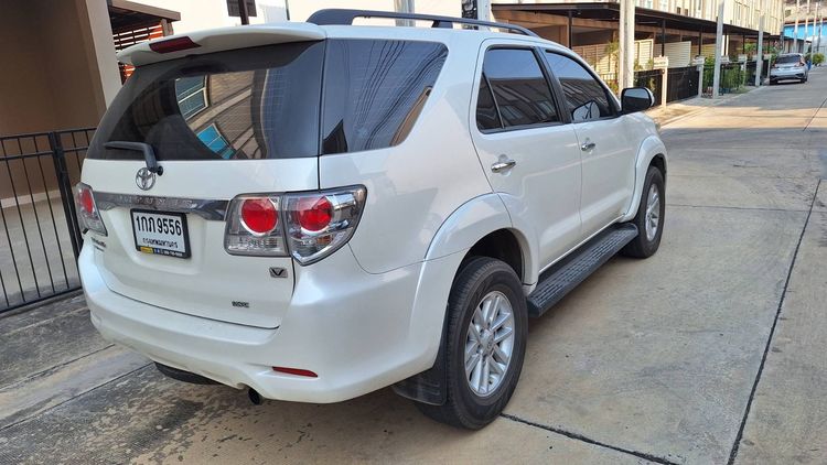 Toyota Fortuner 2012 3.0 V Utility-car ดีเซล เกียร์อัตโนมัติ ขาว รูปที่ 4