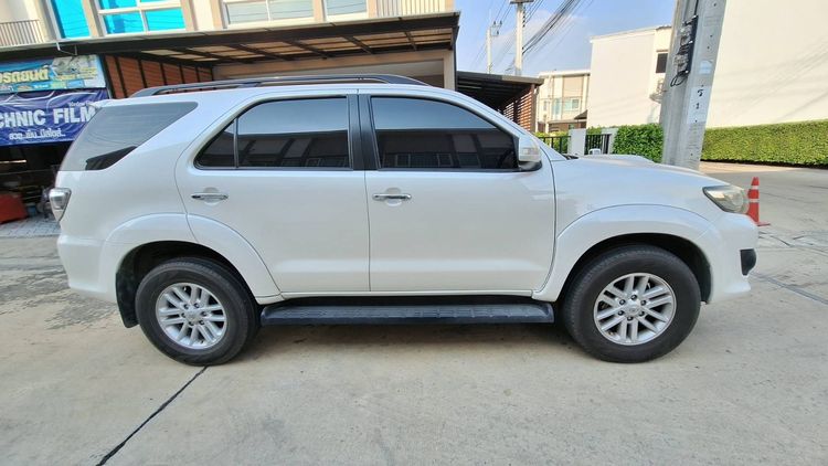 Toyota Fortuner 2012 3.0 V Utility-car ดีเซล เกียร์อัตโนมัติ ขาว รูปที่ 3