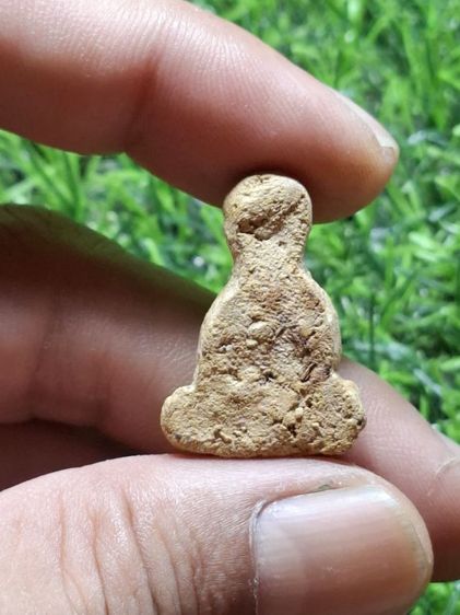 พระปิดตาเนื้อผงเก่า รูปที่ 2