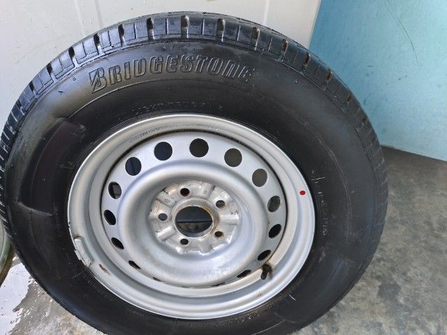 ล้ออะไหล่รถยนต์ไม่เคยใช้งานขอบ 15 5 รู 800 บาท