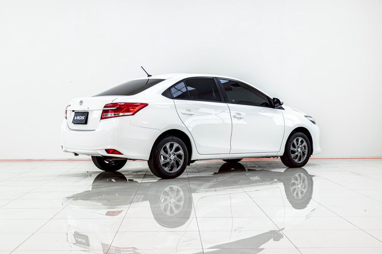 Toyota Vios 2022 1.5 Mid Sedan เบนซิน ไม่ติดแก๊ส เกียร์อัตโนมัติ ขาว รูปที่ 4