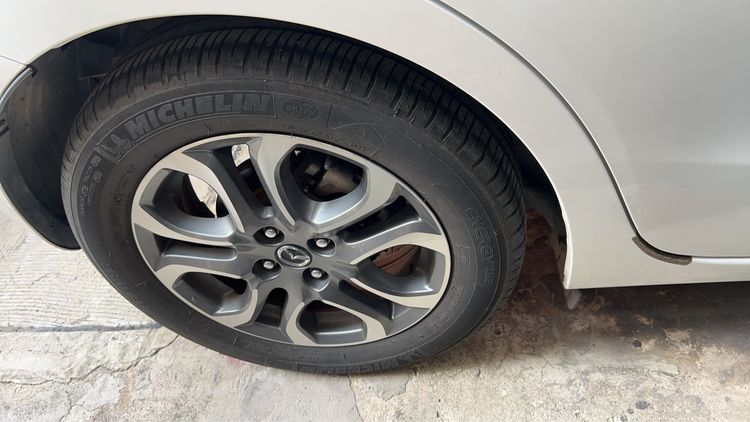 Mazda Mazda 2 2017 1.5 Skyactiv-D Sedan ดีเซล ไม่ติดแก๊ส เกียร์อัตโนมัติ ขาว รูปที่ 3