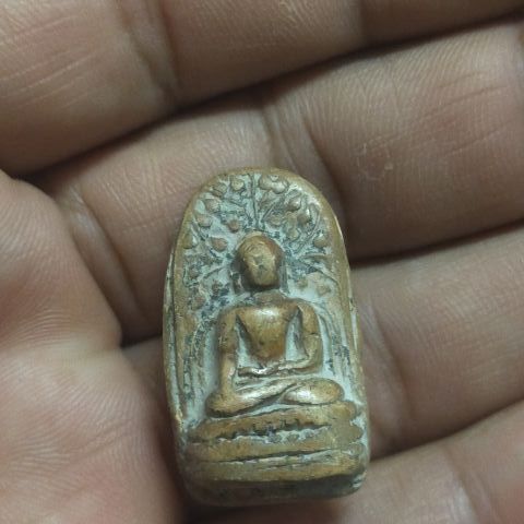 พระคงลำพูน