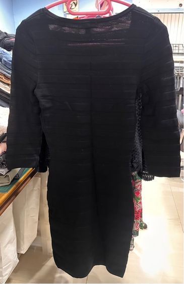 MANGO ชุดเดรสเข้ารูปสีดำ รูปที่ 2