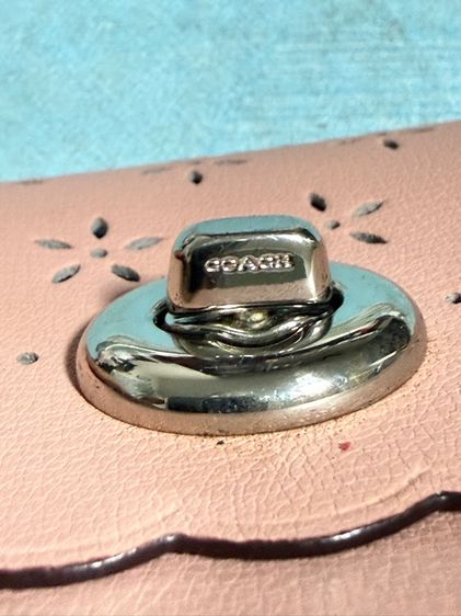 COACH รูปที่ 3