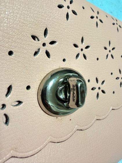 COACH รูปที่ 2