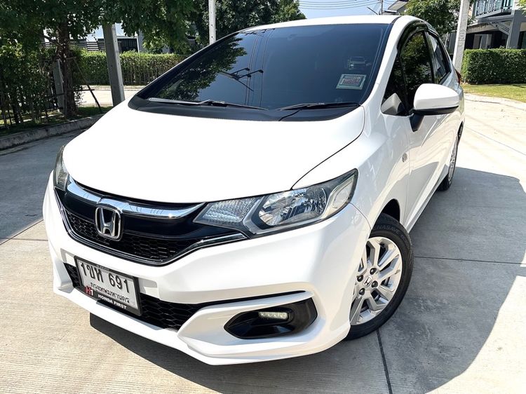 รถ Honda Jazz 1.5 V Plus i-VTEC สี ขาว