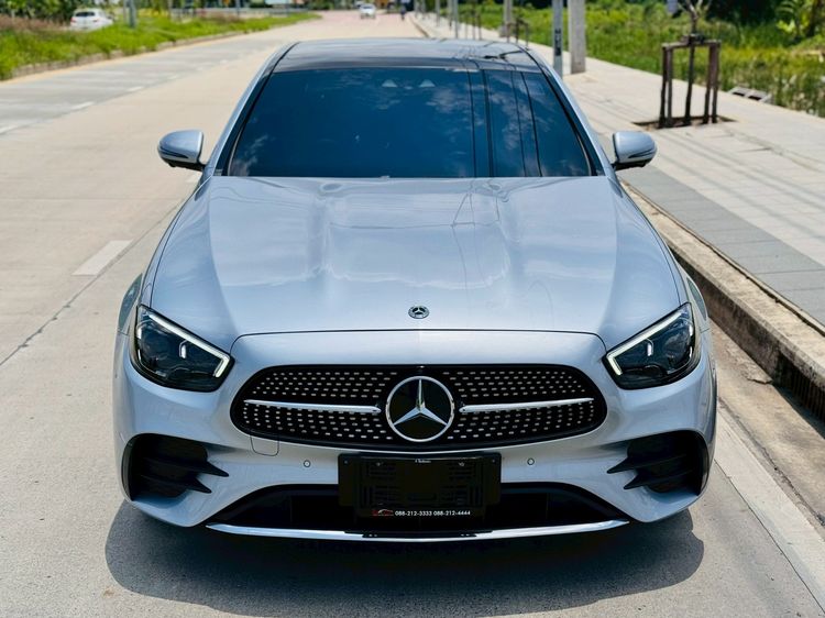Mercedes-Benz E-Class 2022 E300 2.0 AMG Dynamic Sedan ปลั๊กอินไฮบริด (PHEV) ไม่ติดแก๊ส เกียร์อัตโนมัติ เทา รูปที่ 2