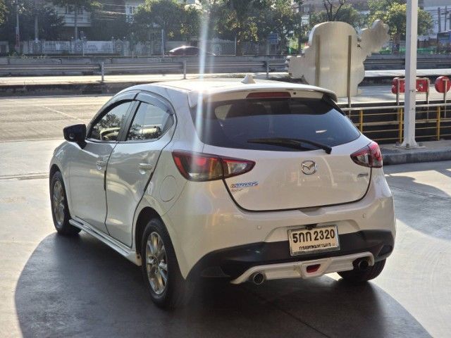 Mazda Mazda 2 2015 1.5 XD Sports High Sedan ดีเซล ไม่ติดแก๊ส เกียร์อัตโนมัติ ขาว รูปที่ 4