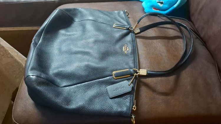 กระเป๋าcoachแท้ รูปที่ 3