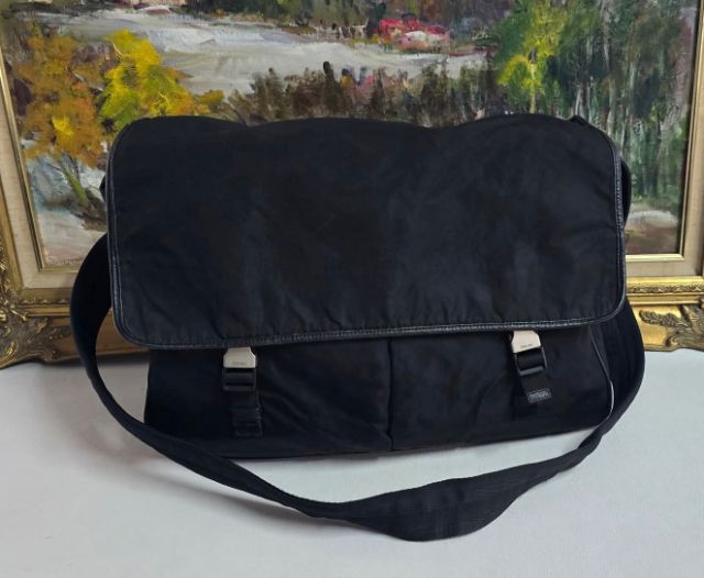 กระเป๋าพะพายข้างปราด้าแท้