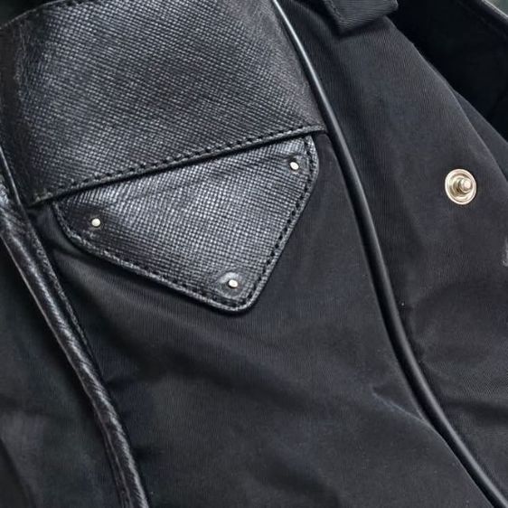 กระเป๋าพะพายข้างปราด้าแท้ รูปที่ 17