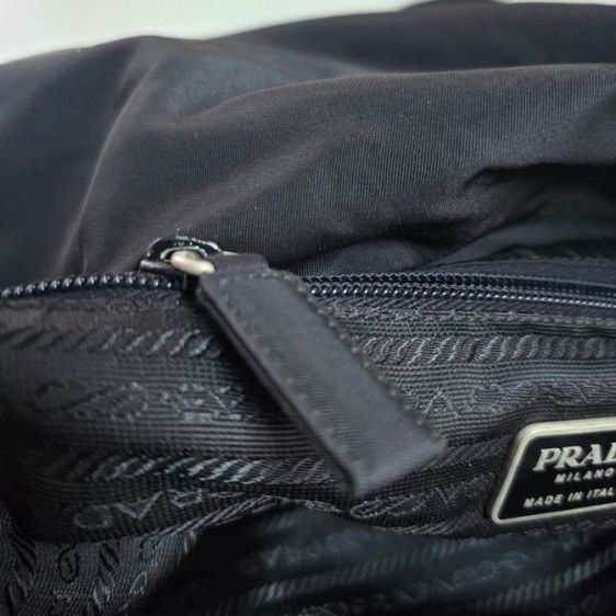 กระเป๋าพะพายข้างปราด้าแท้ รูปที่ 15