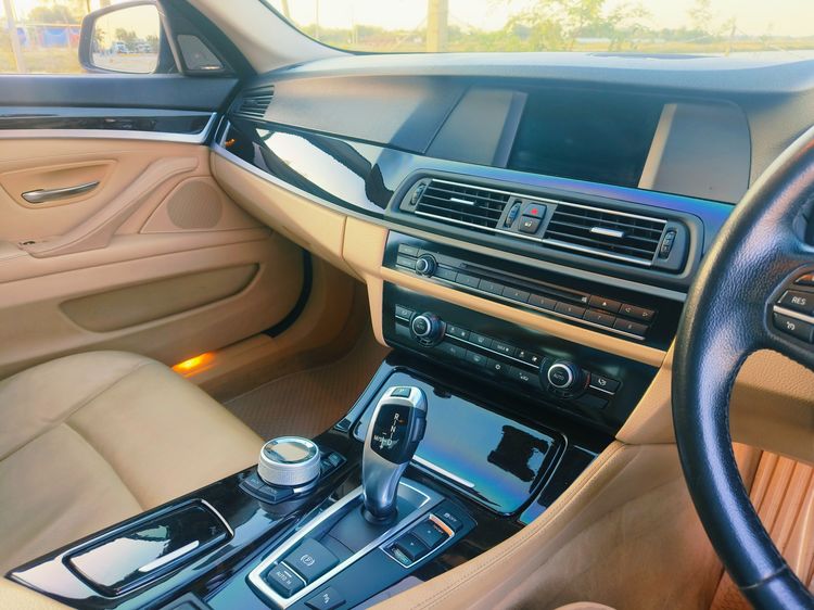 BMW Series 5 2012 520d Sedan ดีเซล ไม่ติดแก๊ส เกียร์อัตโนมัติ ดำ รูปที่ 4