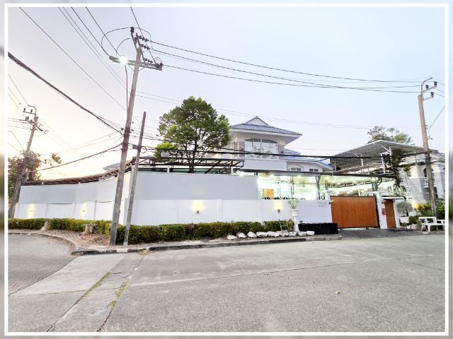 บ้านเดี่ยว เกือบ120 ตรว. 
แถมทั้งหลัง