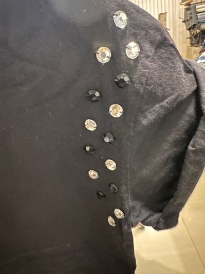 CPS CHAPS เสื้อยืดสีดำทรงครอบ รูปที่ 4