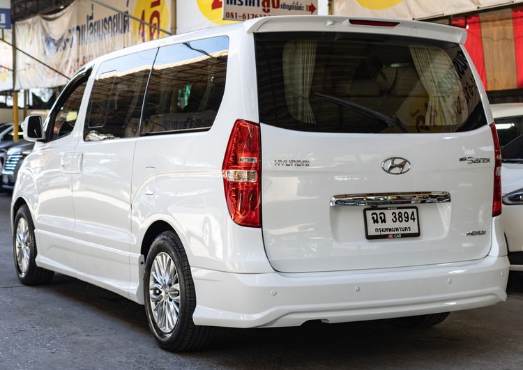 Hyundai Grand Starex 2015 2.5 Premium Van ดีเซล ไม่ติดแก๊ส เกียร์อัตโนมัติ ขาว รูปที่ 3
