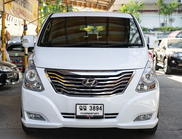 รถ Hyundai Grand Starex 2.5 Premium สี ขาว