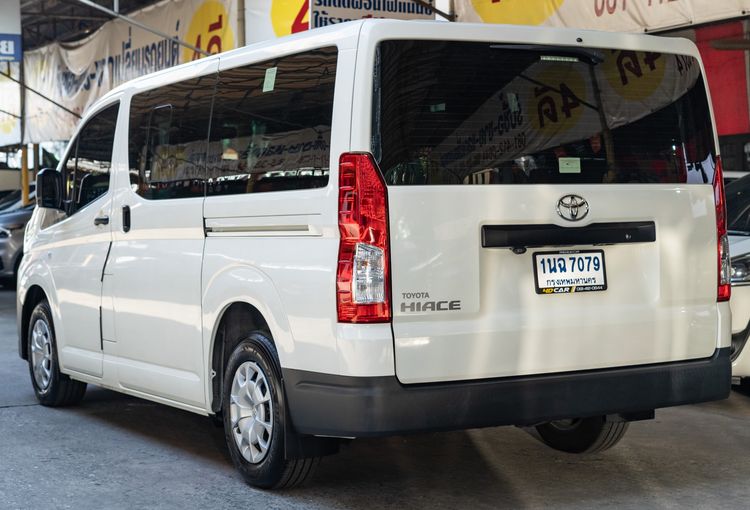 Toyota Hiace 2024 2.8 GL Van ดีเซล ไม่ติดแก๊ส เกียร์ธรรมดา ขาว รูปที่ 3