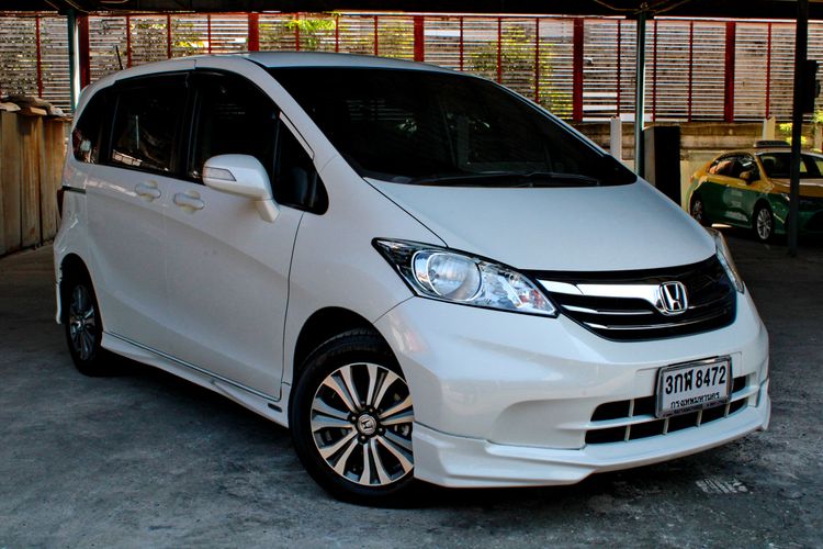 Honda Freed 2015 1.5 E Sedan เบนซิน ไม่ติดแก๊ส เกียร์อัตโนมัติ ขาว รูปที่ 2
