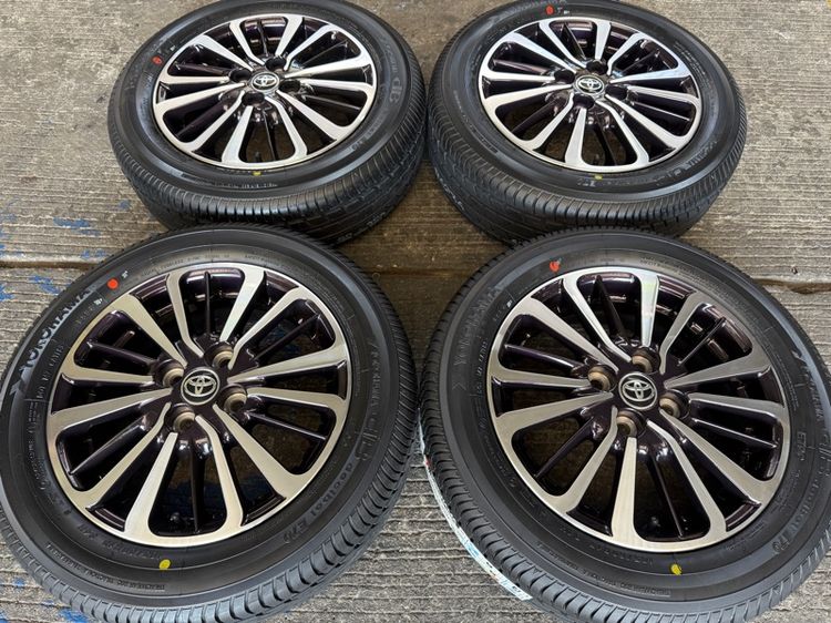 Toyota Yaris Play 1.2 Sport ขอบ 15 นิ้ว 🛞 รูปที่ 2