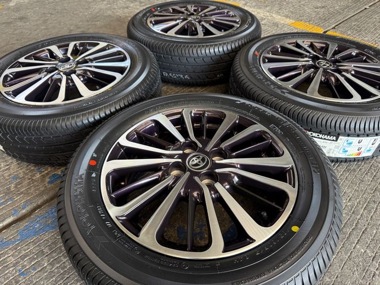 Toyota Yaris Play 1.2 Sport ขอบ 15 นิ้ว 🛞 รูปที่ 3