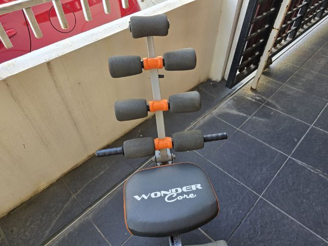 เครื่องออกกำลังกายซิกอัพลดหน้าท้อง
แบรนด์ Wonder Core ราคา 199บา  รูปที่ 3