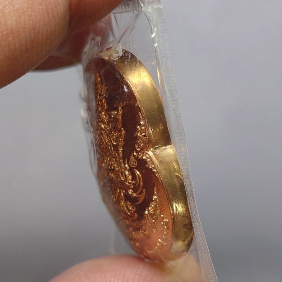 เหรียญกริ่งหนุมาน อารยสถาปัตย์ เนื้อสัตตะโลหะ พิมพ์เล็ก ออกแบบ และควบคุมการสร้างโดย อ.เฉลิมชัย โฆษิตพิพัฒน์ ปี2559 พร้อมกล่องเดิมและใบเซอร์ รูปที่ 7