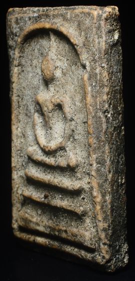 พระสมเด็จ พิมพใหญ่ คมชัด เนื้อเก่าๆสภาพตามรูปครับ  รูปที่ 3