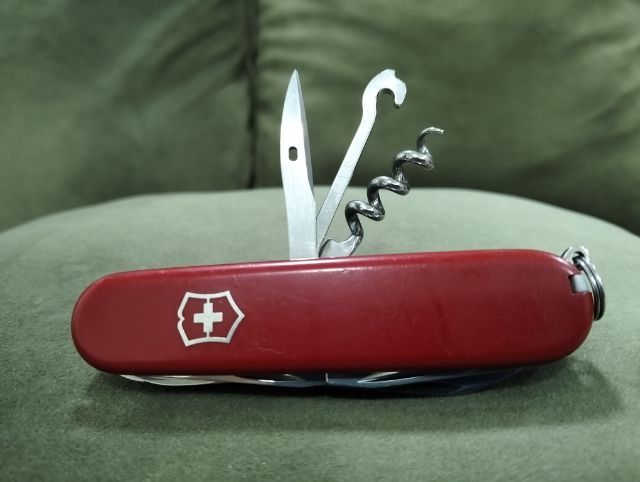 Victorinox Huntsman 91mm.แท้มือสองเครื่องมทอครบคมเดิมประกับแน่นกระชับมีรอยจากการพกพาราคา 780.-บาทรวมส่งเก็บเงินปลายทาง รูปที่ 5