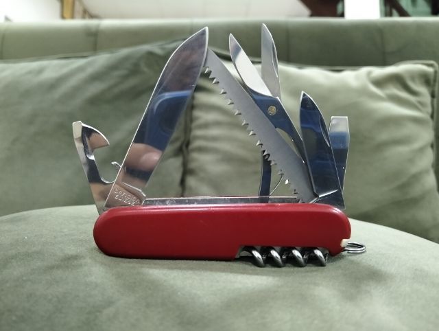 Victorinox Huntsman 91mm.แท้มือสองเครื่องมทอครบคมเดิมประกับแน่นกระชับมีรอยจากการพกพาราคา 780.-บาทรวมส่งเก็บเงินปลายทาง รูปที่ 7