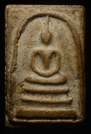 พระสมเด็จ พิมพ์ใหญ่ เนื้อแห้ง สวยๆ หายาก เนื้อเก่าๆแบบนี้ เปิด 2500ครับ